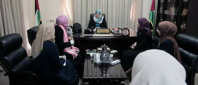 زيارة وفد من جمعية عايشة لحماية المرأة والطفل وزيرة شؤون المرأة الدكتورة / هيفاء الأغا
