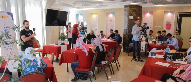 جمعية عايشة تطلق حملة للمطالبة برفع سن الزواج