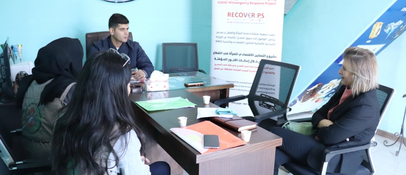 جمعية عايشة و (GIZ) يجريان جولة تفقدية لمستفيدات مشروع التمكين الاقتصادي للمرأة 